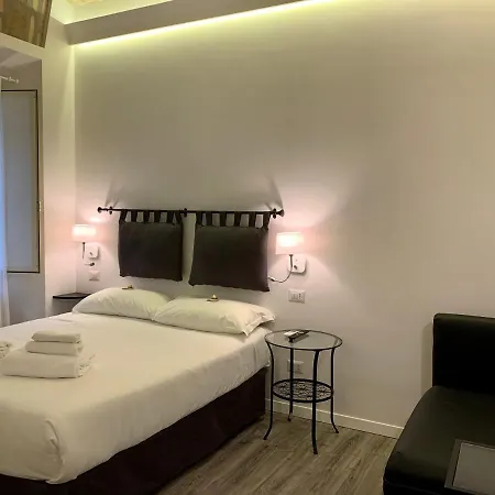 Luxury Near Colosseum 2* روما
