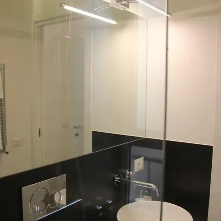 Luxury Near Colosseum 2* روما